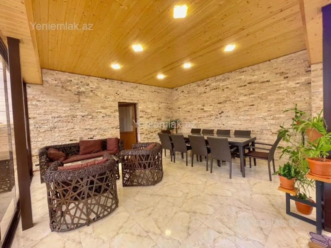 Satılır 7 otaqlı həyət evi 280 m²
