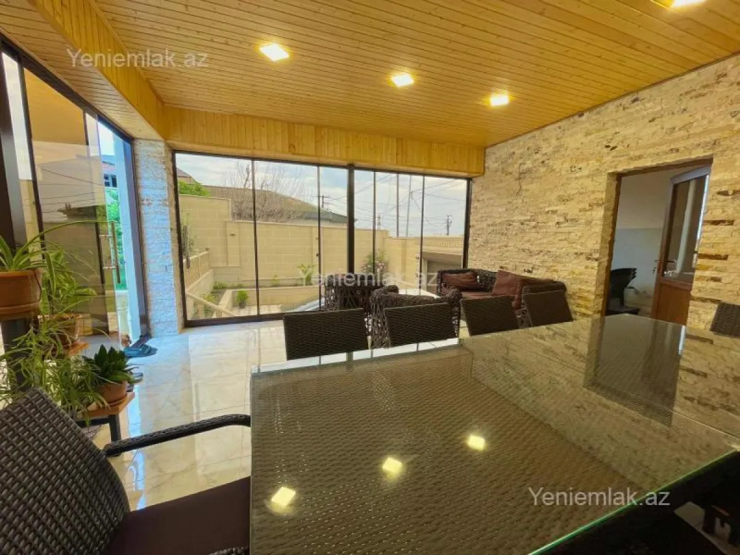 Satılır 7 otaqlı həyət evi 280 m²