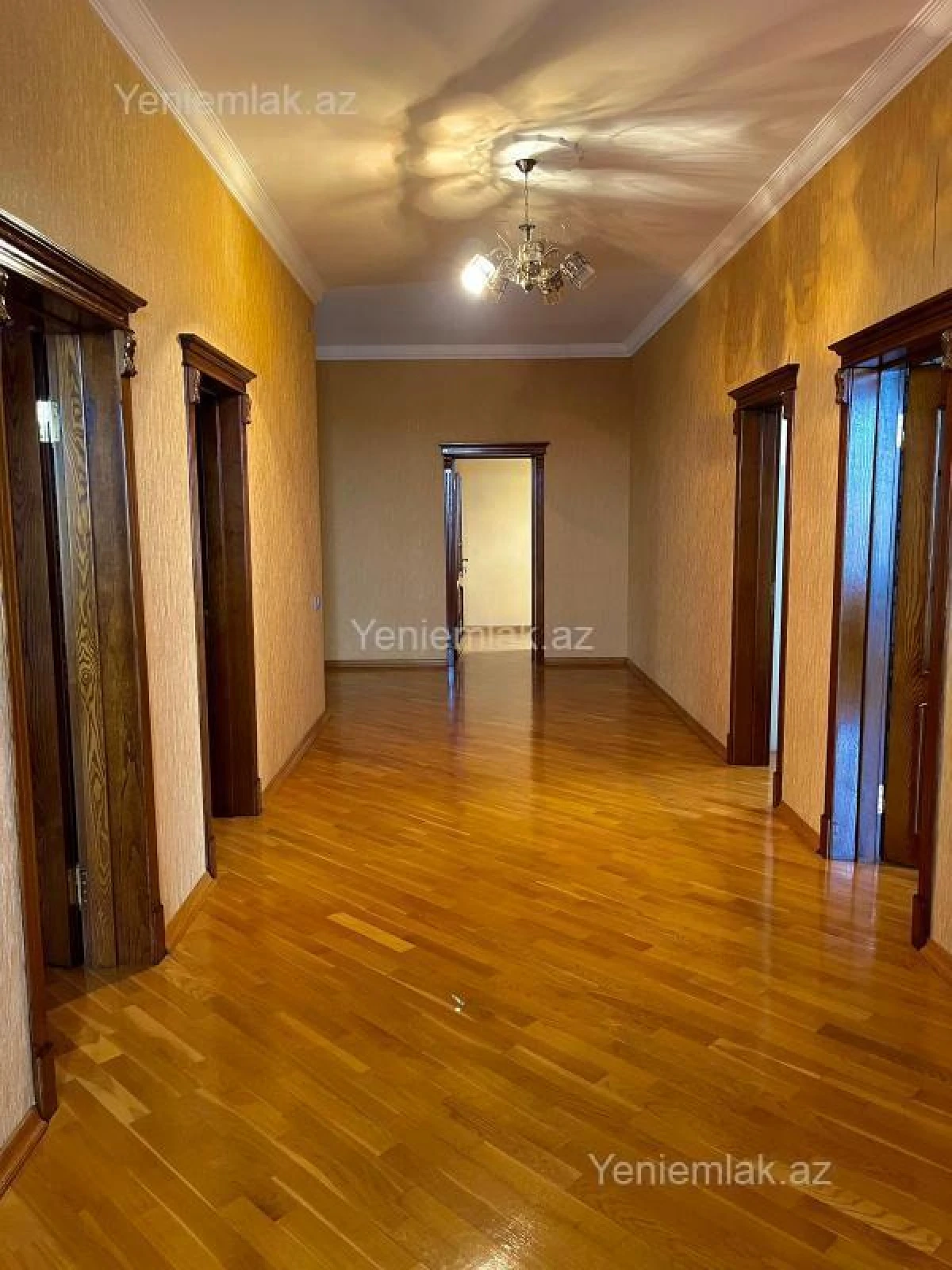 Satılır 7 otaqlı həyət evi 280 m²