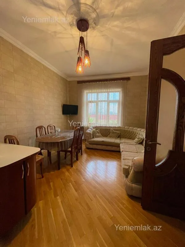 Satılır 7 otaqlı həyət evi 280 m²