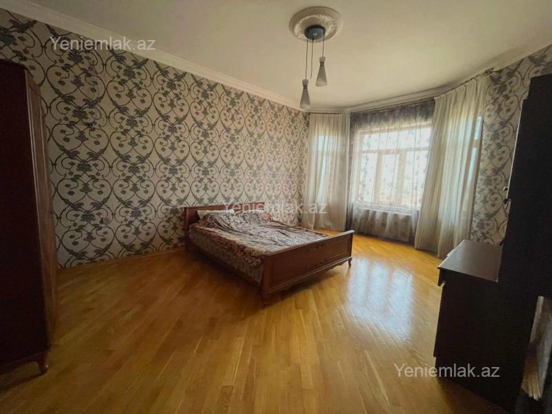 Satılır 7 otaqlı həyət evi 280 m²