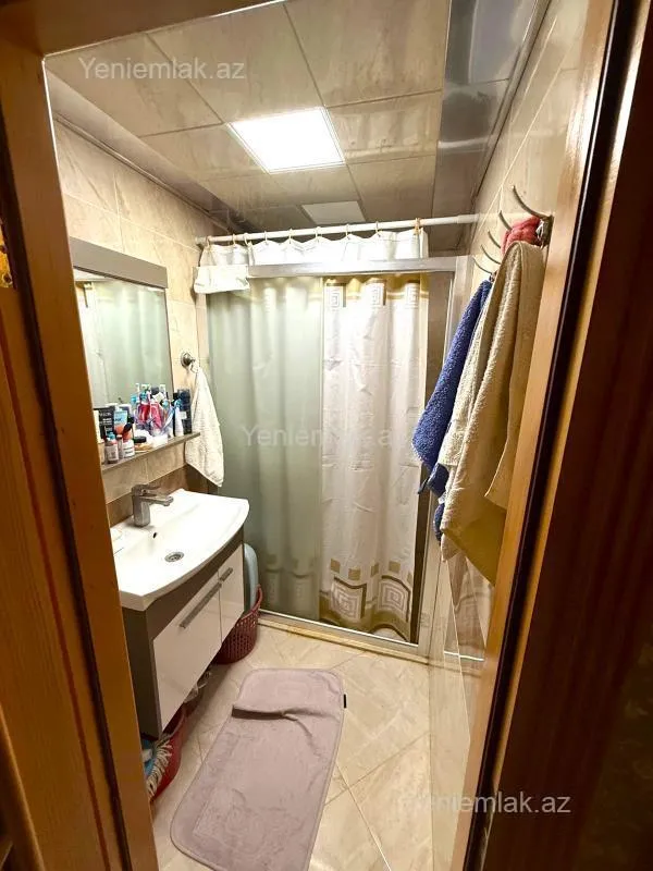 Satılır 3 otaqlı köhnə tikili 90 m²