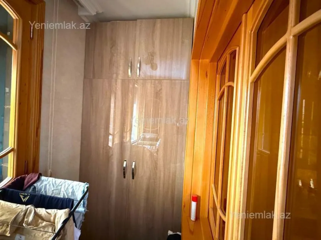 Satılır 3 otaqlı köhnə tikili 90 m²
