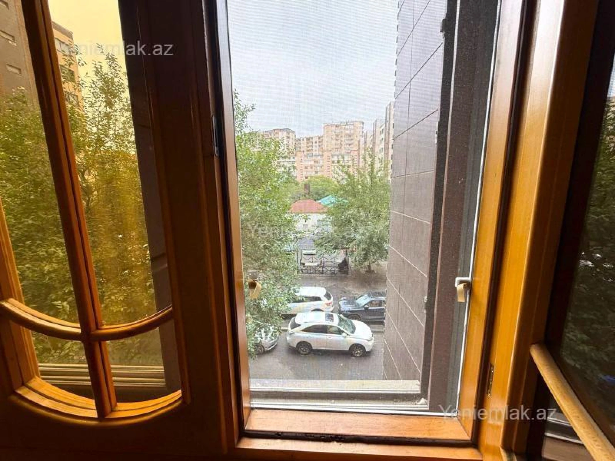 Satılır 3 otaqlı köhnə tikili 90 m²