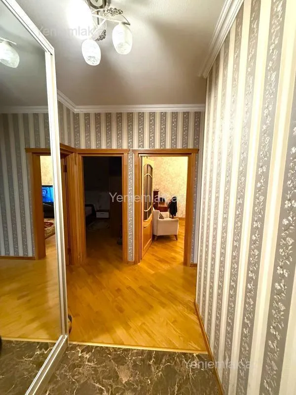 Satılır 3 otaqlı köhnə tikili 90 m²