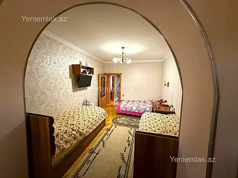 Satılır 3 otaqlı köhnə tikili 90 m²