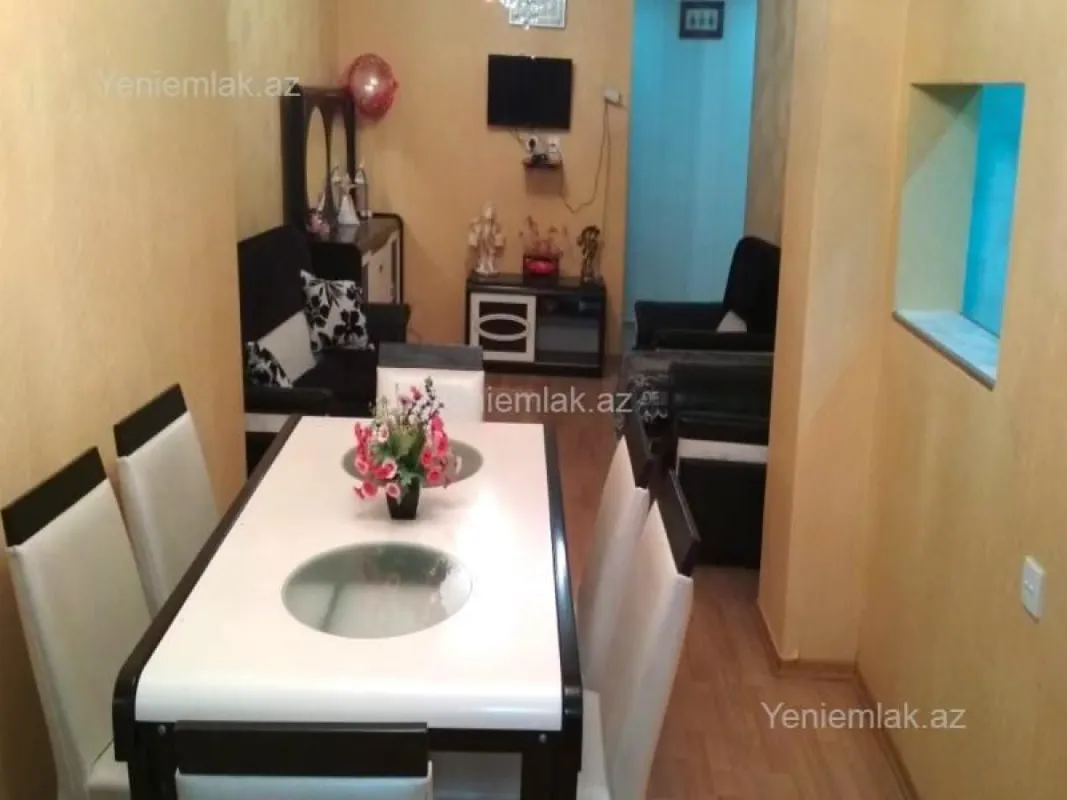 Satılır 3 otaqlı köhnə tikili 103 m²