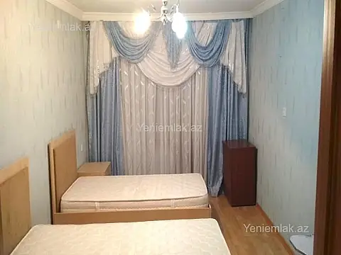 Satılır 3 otaqlı köhnə tikili 103 m²