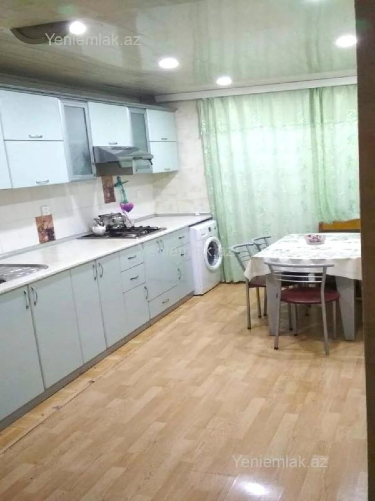 Satılır 3 otaqlı köhnə tikili 103 m²