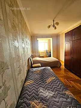 Satılır 2 otaqlı köhnə tikili 65 m²