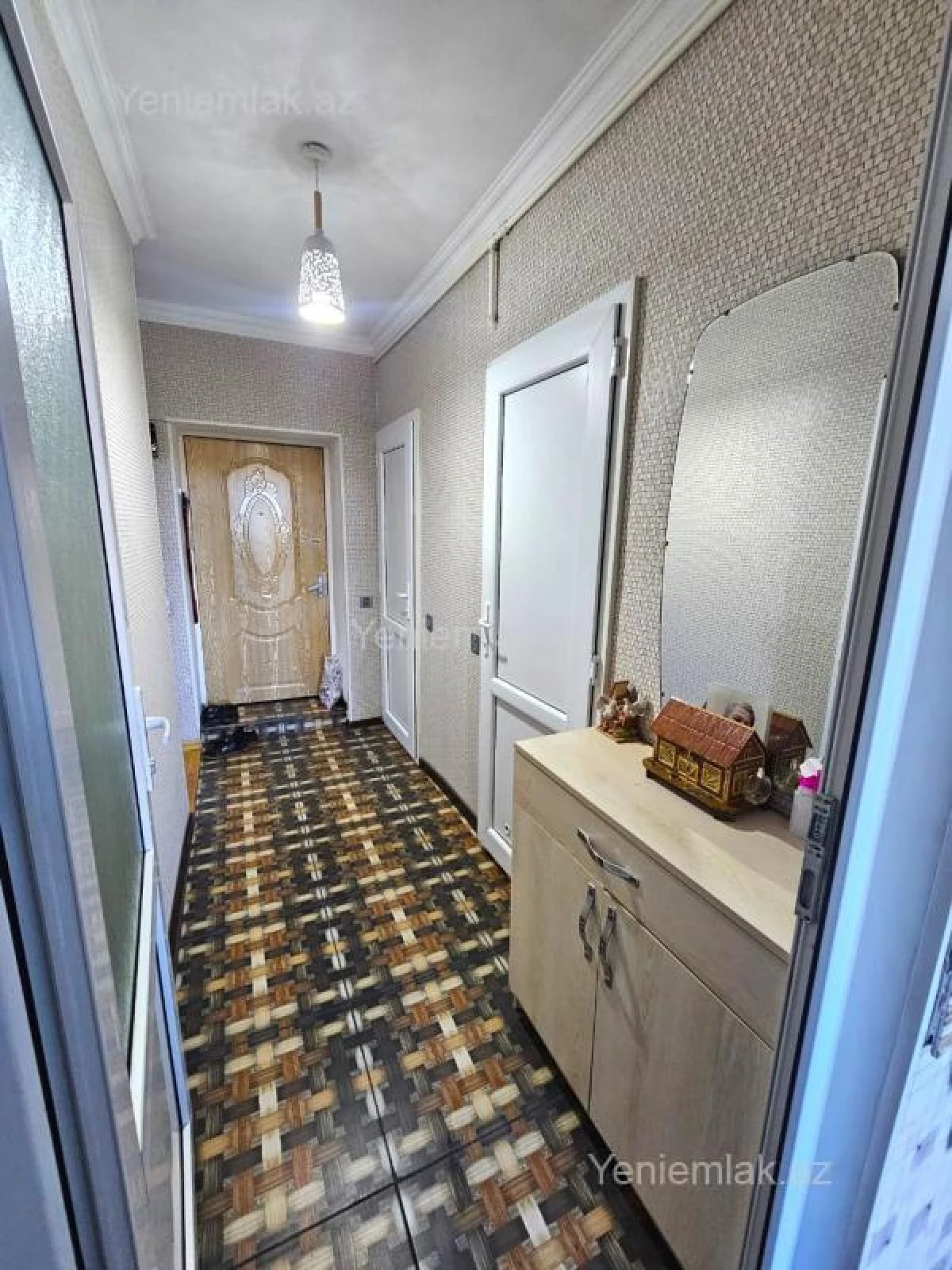 Satılır 2 otaqlı köhnə tikili 65 m²