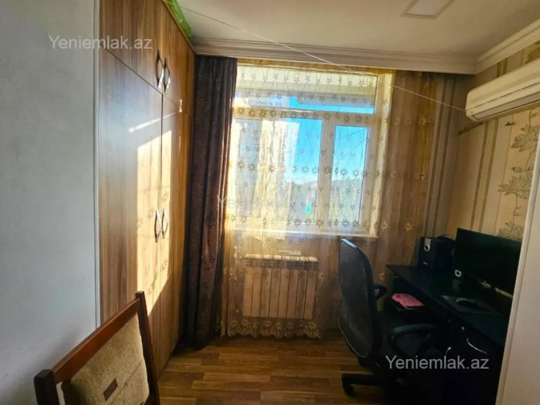 Satılır 2 otaqlı köhnə tikili 65 m²
