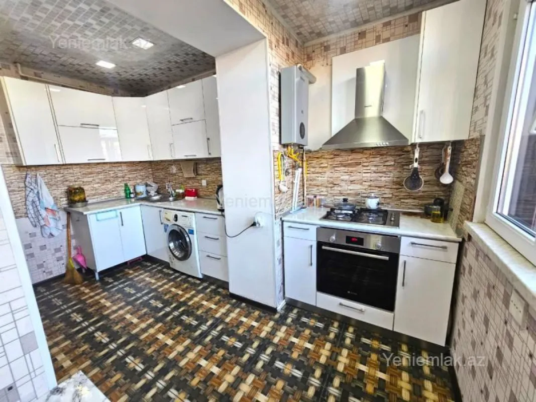 Satılır 2 otaqlı köhnə tikili 65 m²