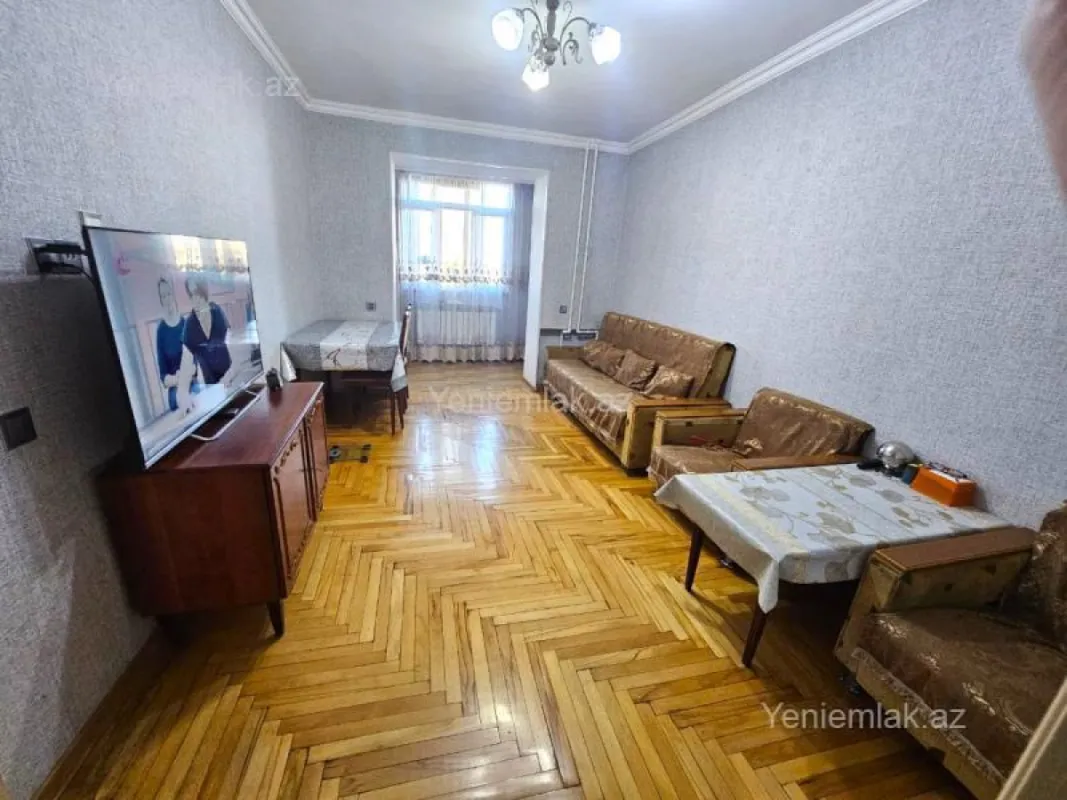Satılır 2 otaqlı köhnə tikili 65 m²
