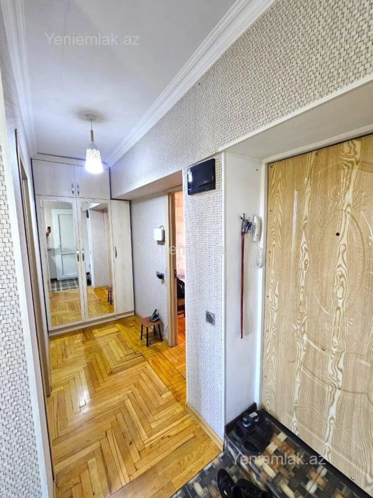 Satılır 2 otaqlı köhnə tikili 65 m²