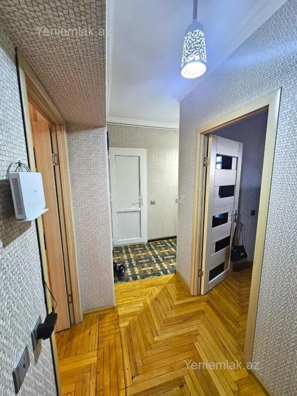 Satılır 2 otaqlı köhnə tikili 65 m²