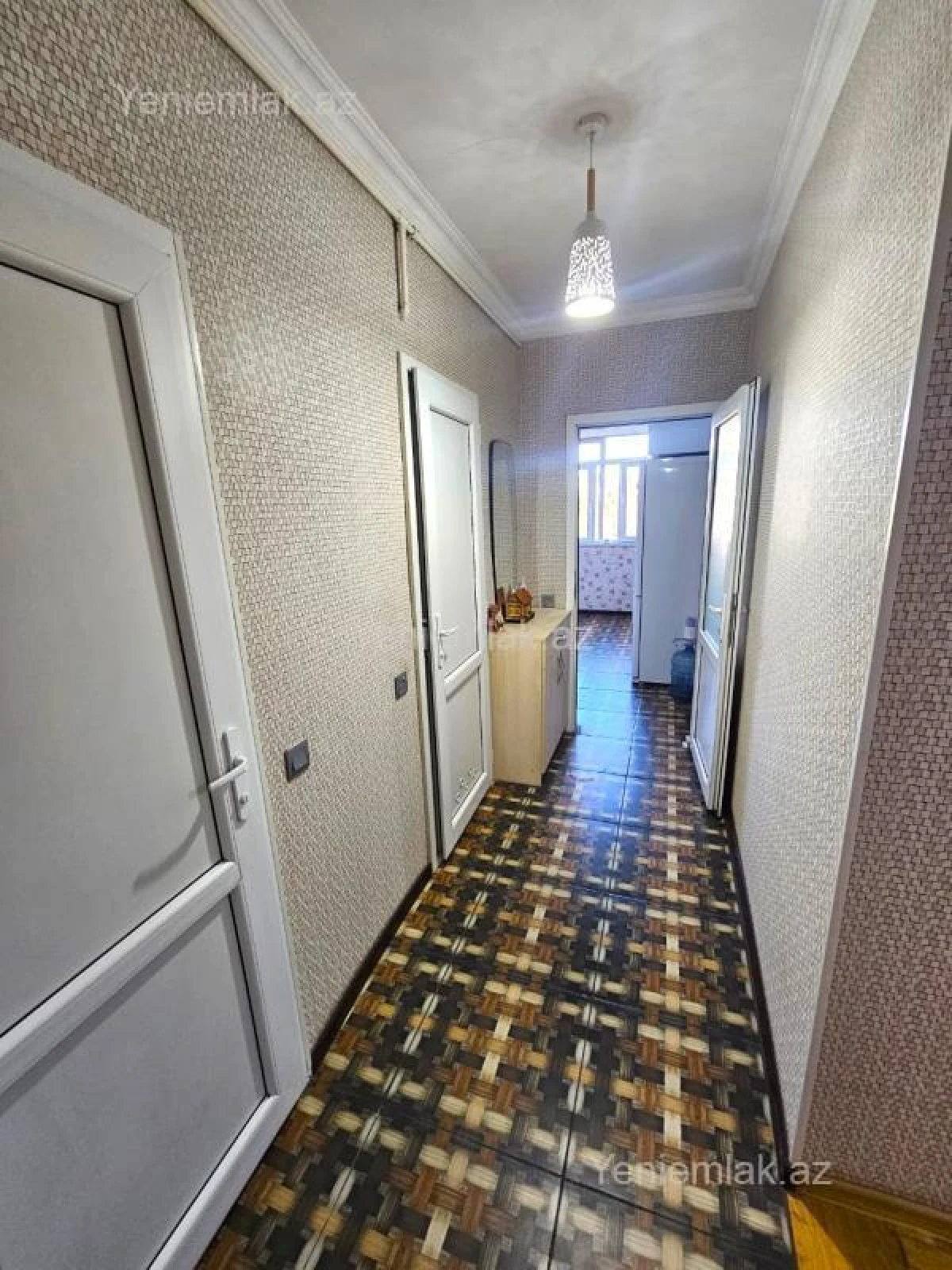 Satılır 2 otaqlı köhnə tikili 65 m²
