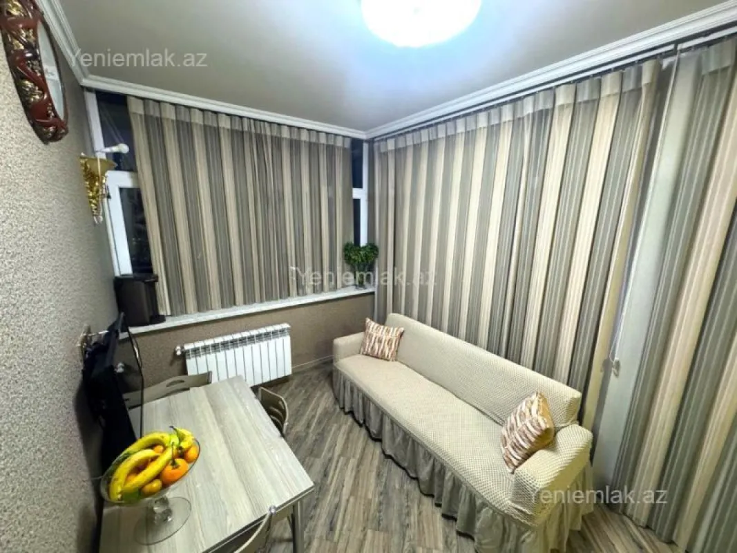 Satılır 4 otaqlı yeni tikili 200 m²