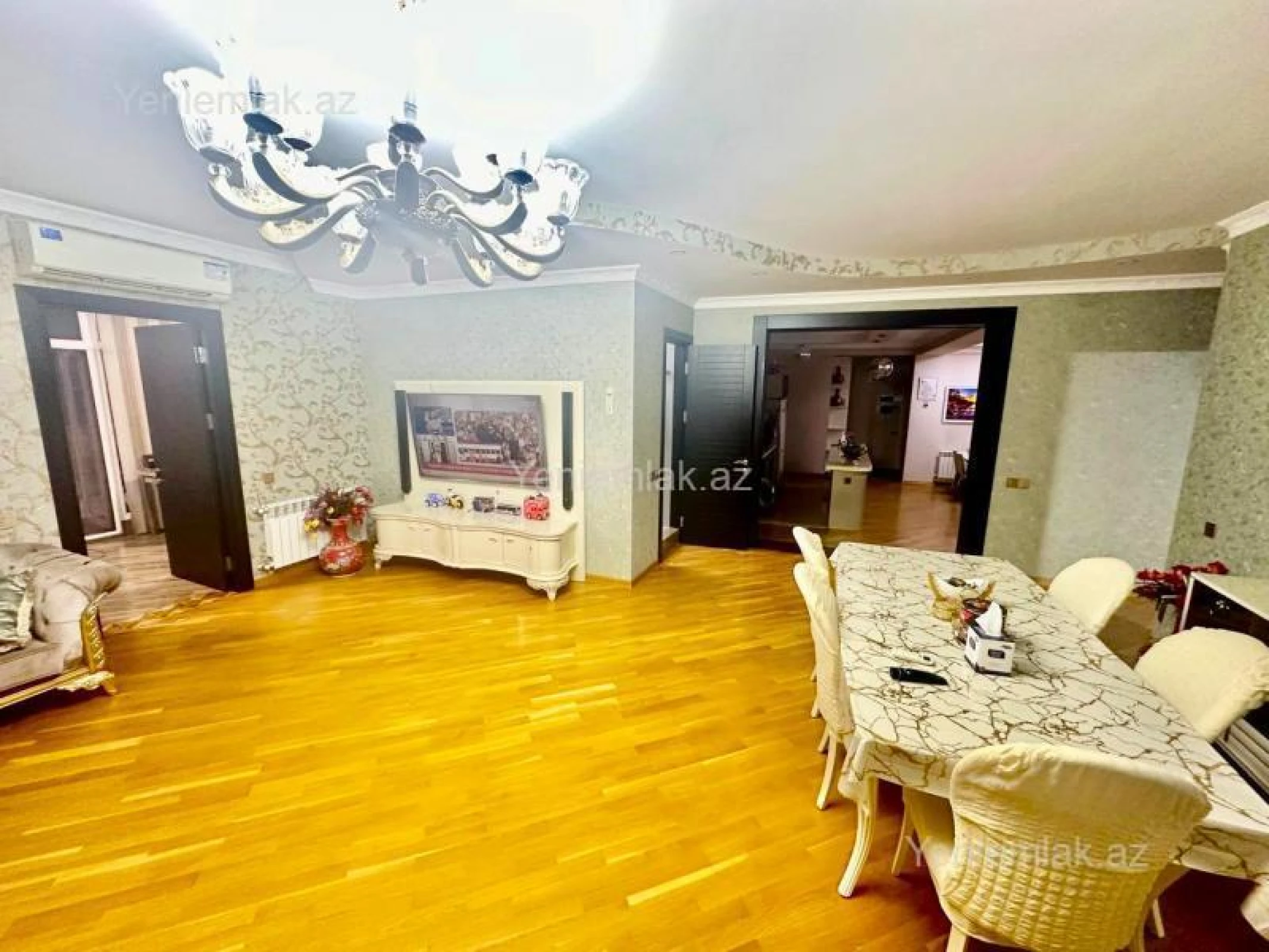 Satılır 4 otaqlı yeni tikili 200 m²