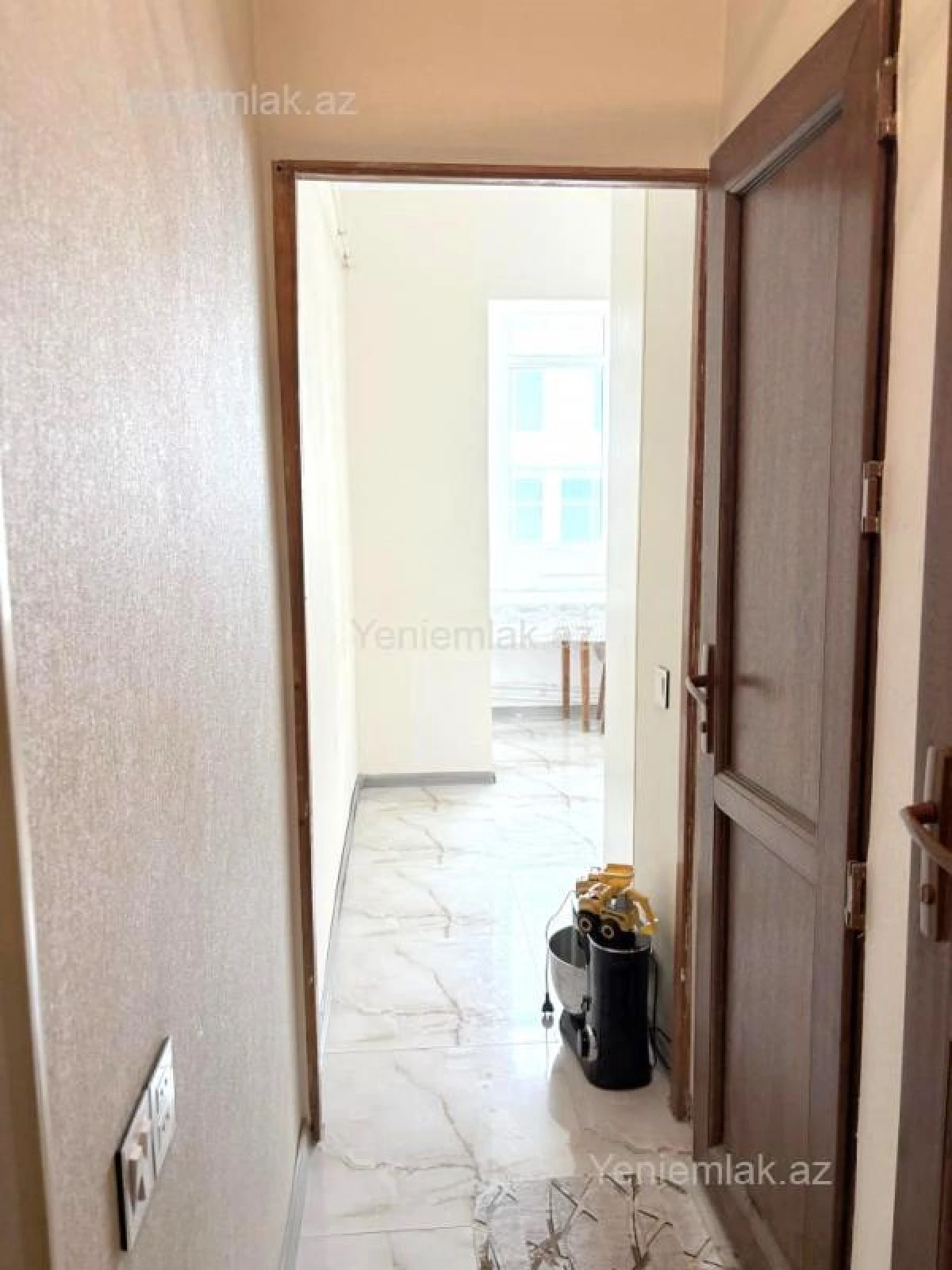 Satılır 2 otaqlı köhnə tikili 60 m²