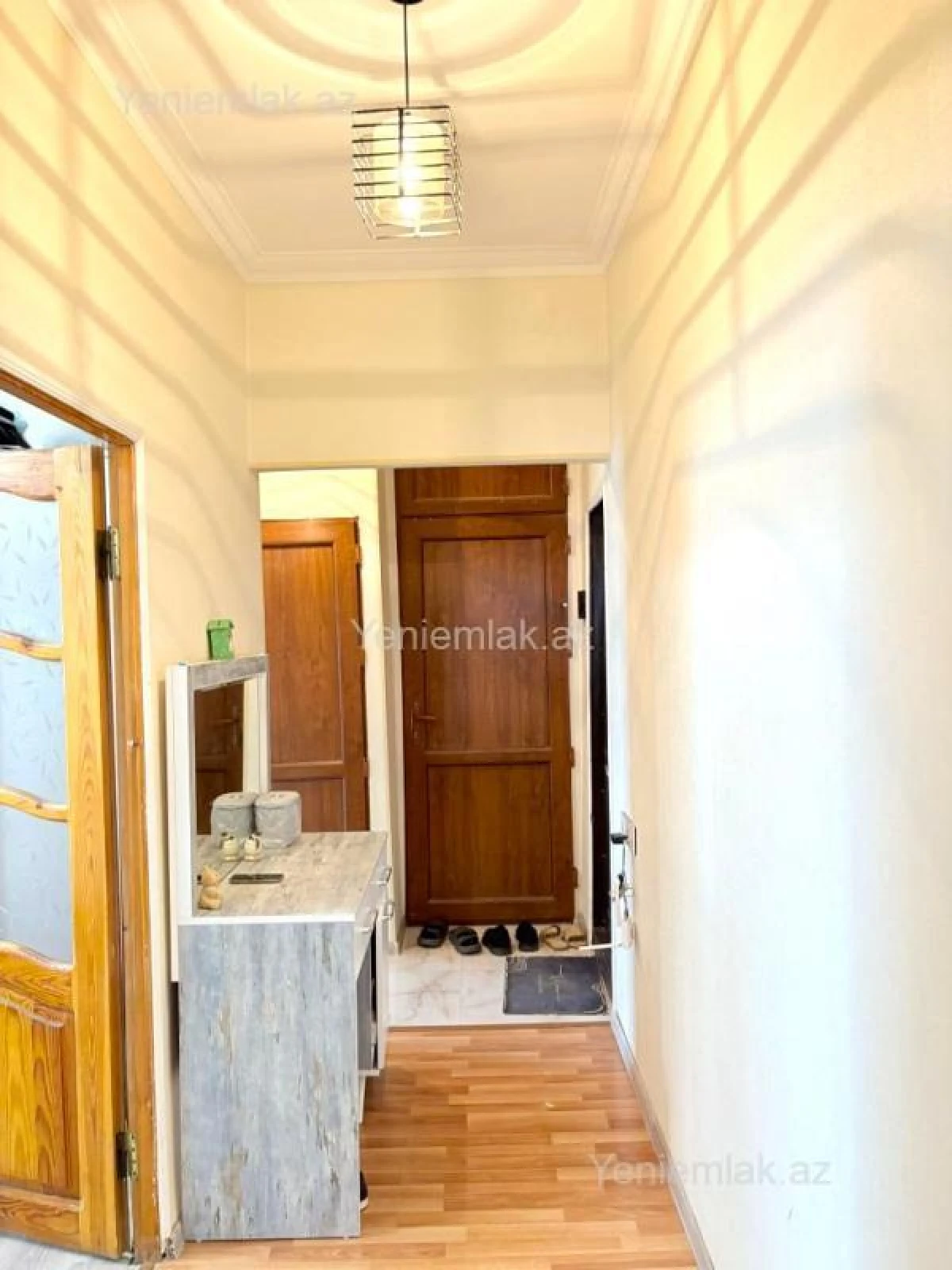 Satılır 2 otaqlı köhnə tikili 60 m²