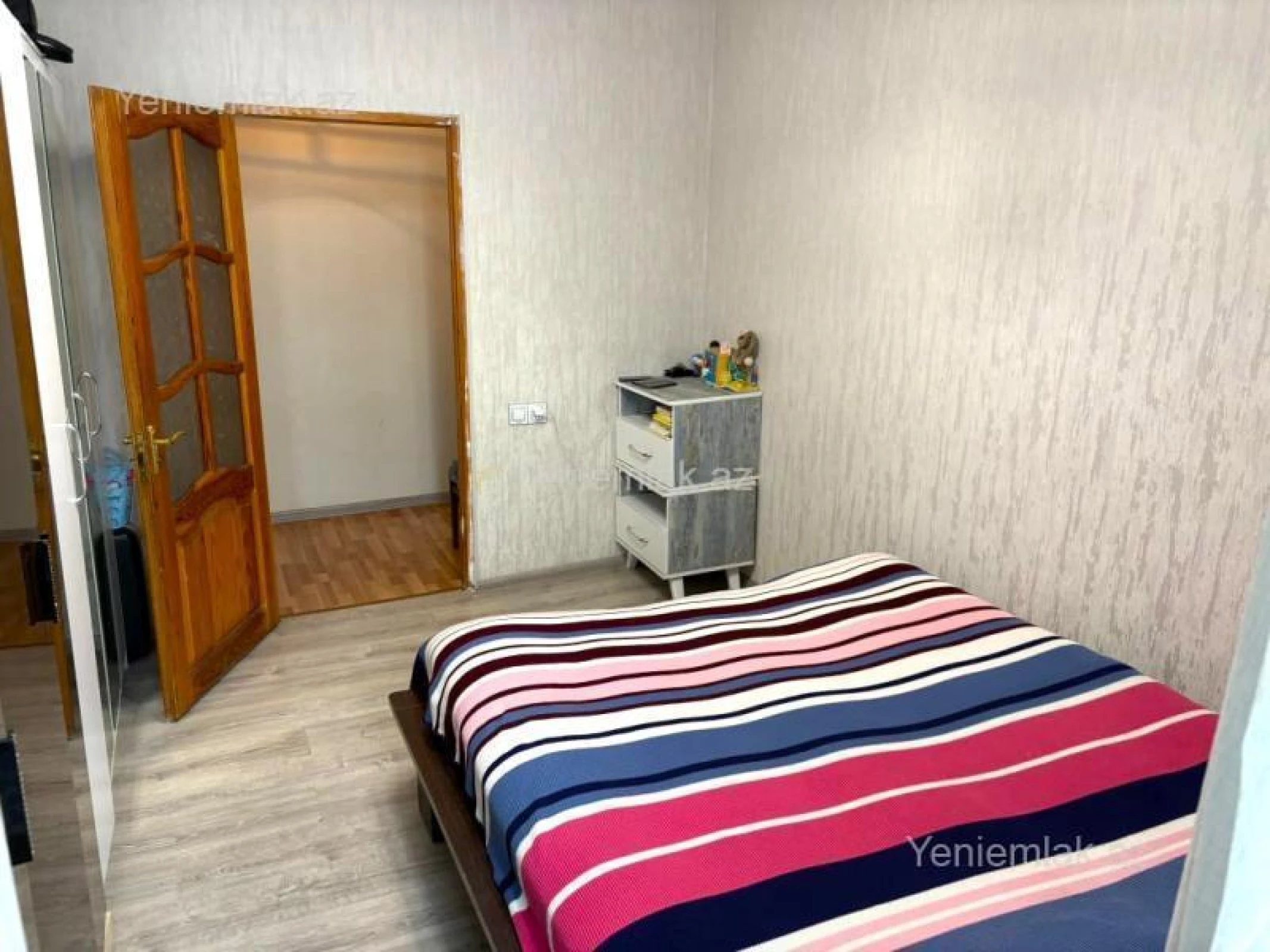 Satılır 2 otaqlı köhnə tikili 60 m²