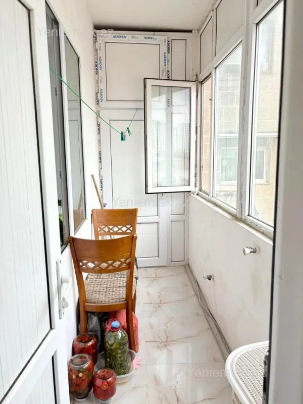 Satılır 2 otaqlı köhnə tikili 60 m²