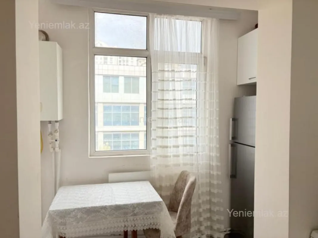 Satılır 2 otaqlı köhnə tikili 60 m²