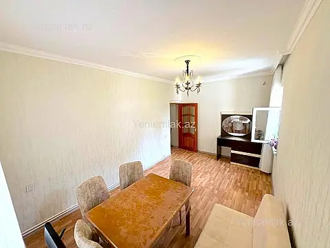 Satılır 2 otaqlı köhnə tikili 60 m²