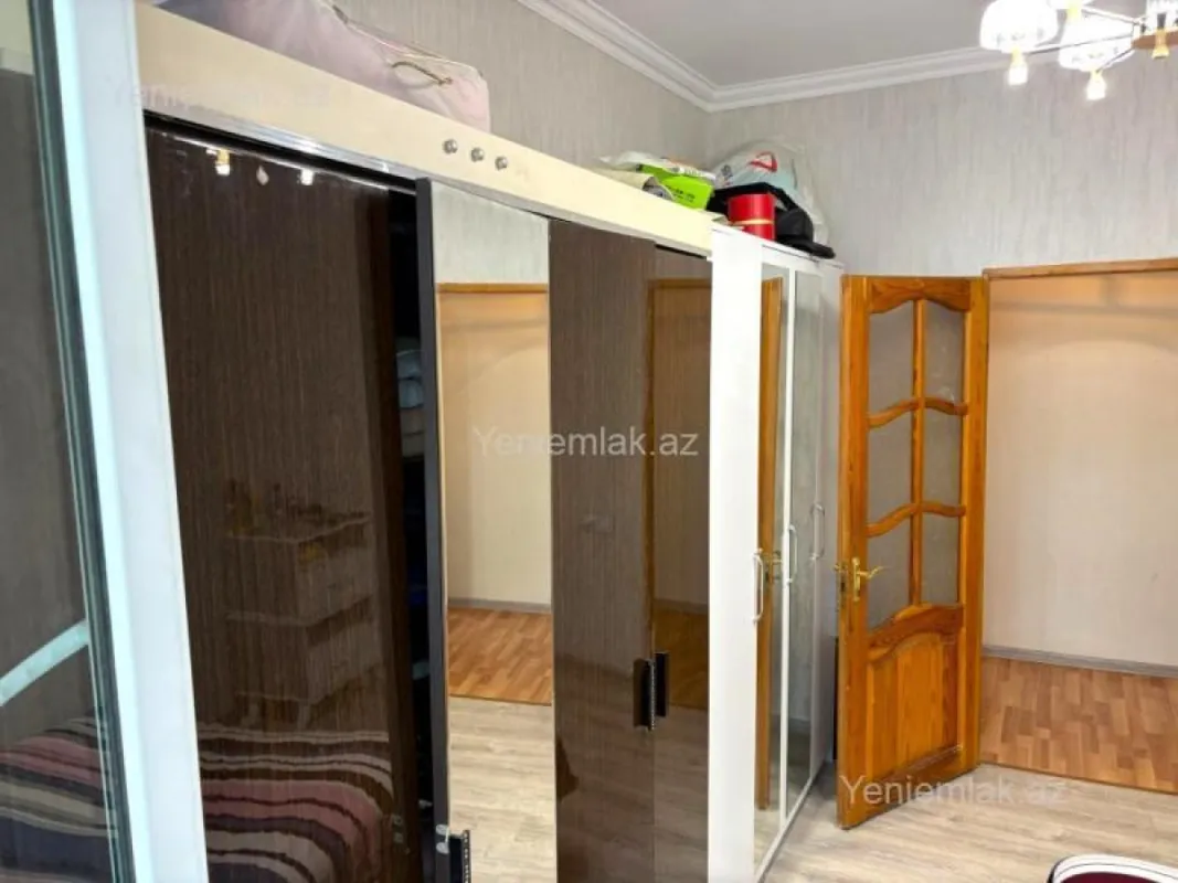 Satılır 2 otaqlı köhnə tikili 60 m²