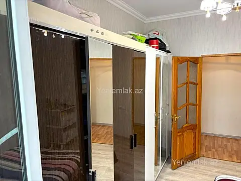 Satılır 2 otaqlı köhnə tikili 60 m²