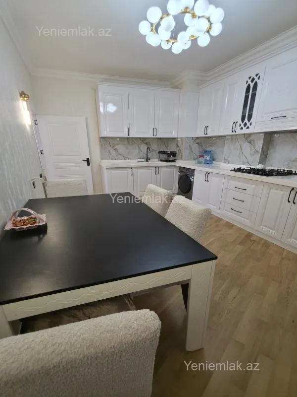 Satılır 3 otaqlı yeni tikili 125 m²