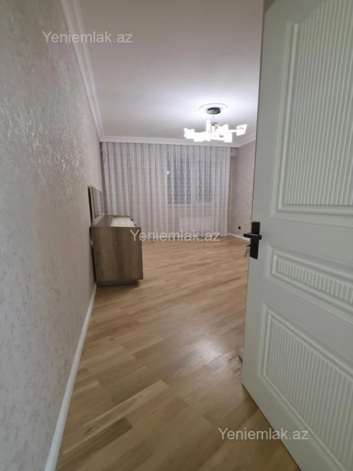 Satılır 3 otaqlı yeni tikili 125 m²