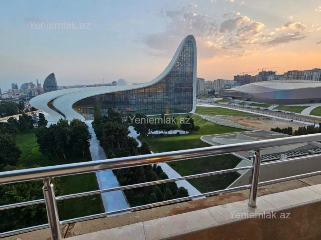 Satılır 4 otaqlı yeni tikili 175 m²