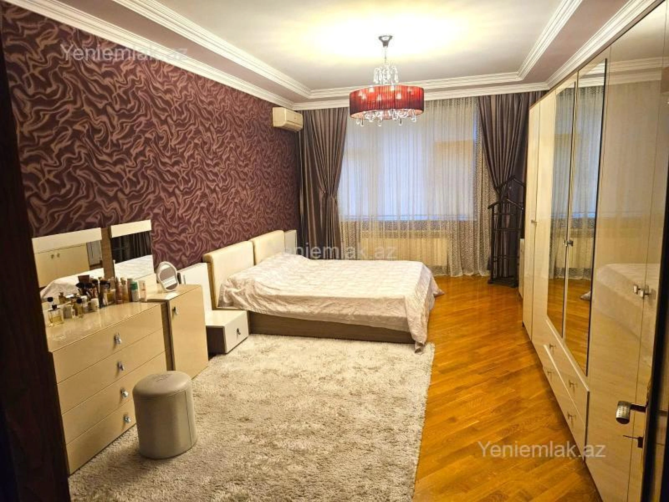Satılır 4 otaqlı yeni tikili 175 m²