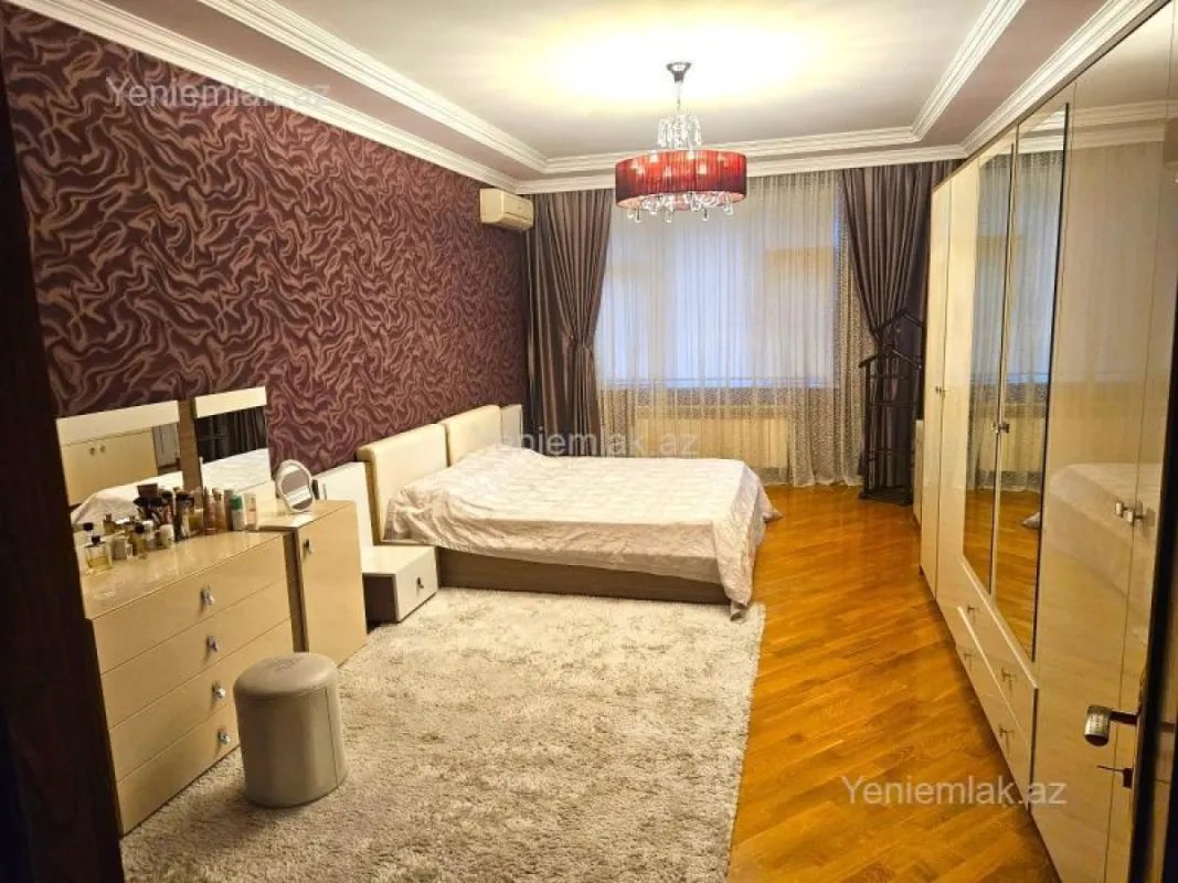 Satılır 4 otaqlı yeni tikili 175 m²