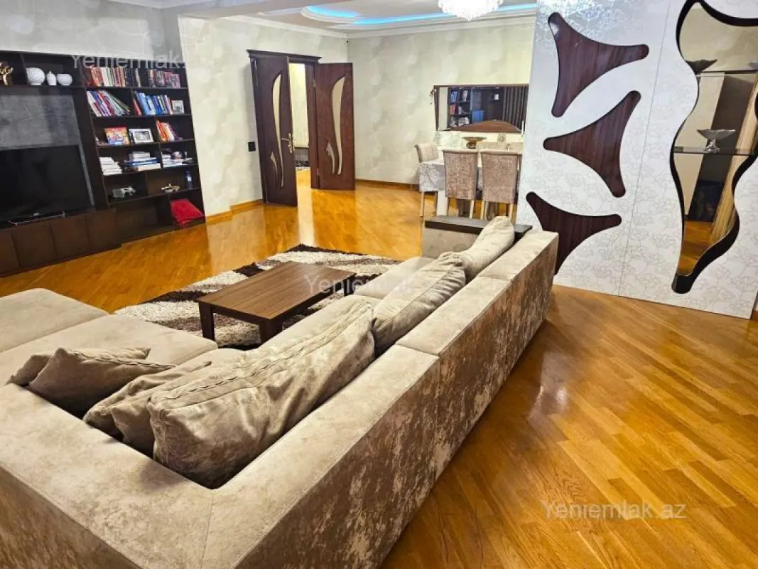 Satılır 4 otaqlı yeni tikili 175 m²