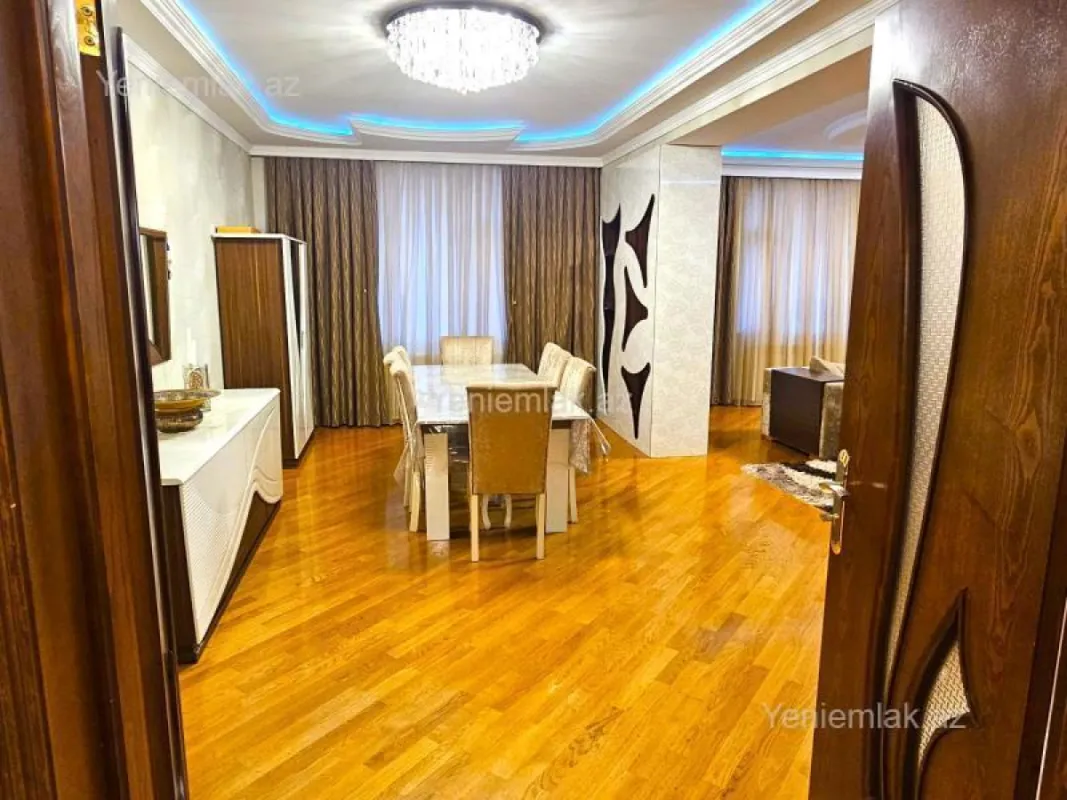 Satılır 4 otaqlı yeni tikili 175 m²