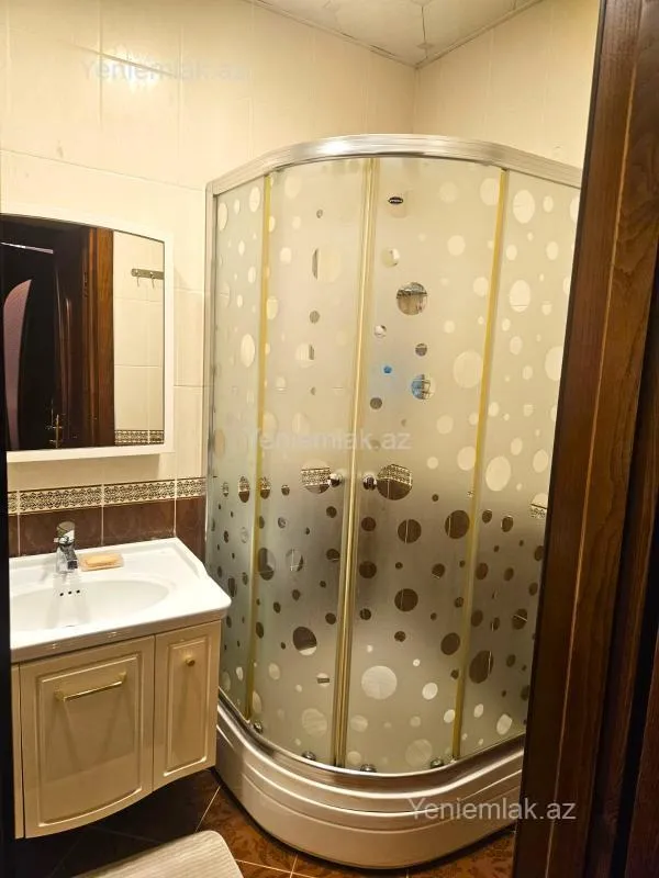 Satılır 4 otaqlı yeni tikili 175 m²