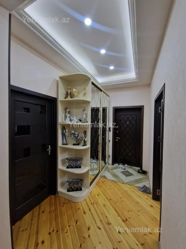 Satılır 3 otaqlı yeni tikili 90 m²