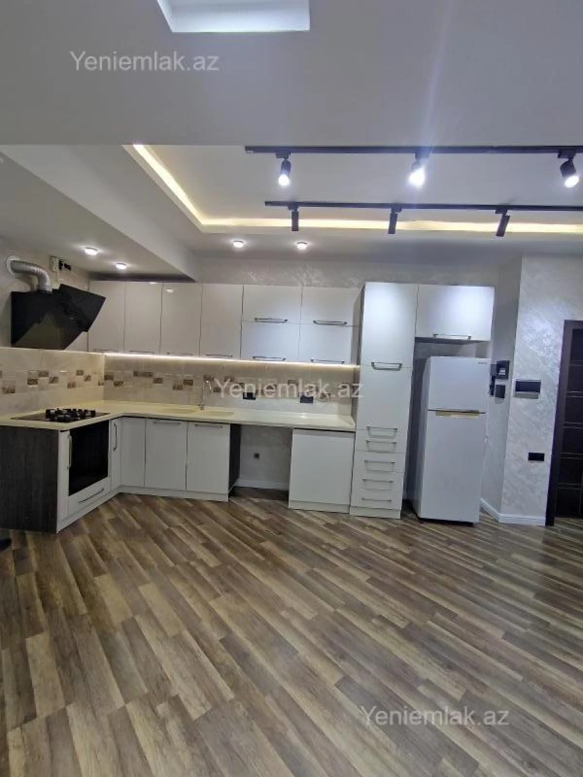 Satılır 3 otaqlı yeni tikili 86 m²