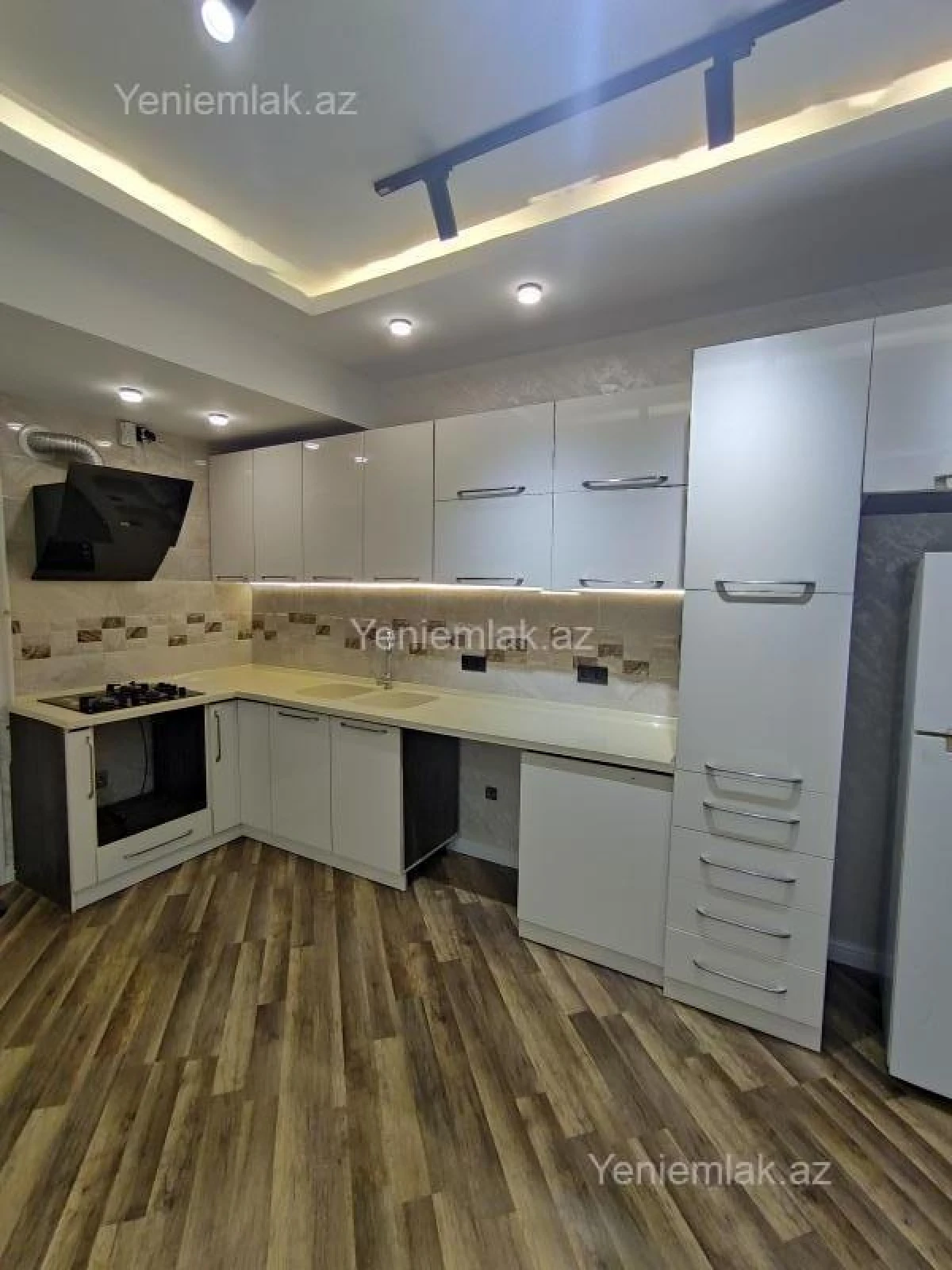 Satılır 3 otaqlı yeni tikili 86 m²