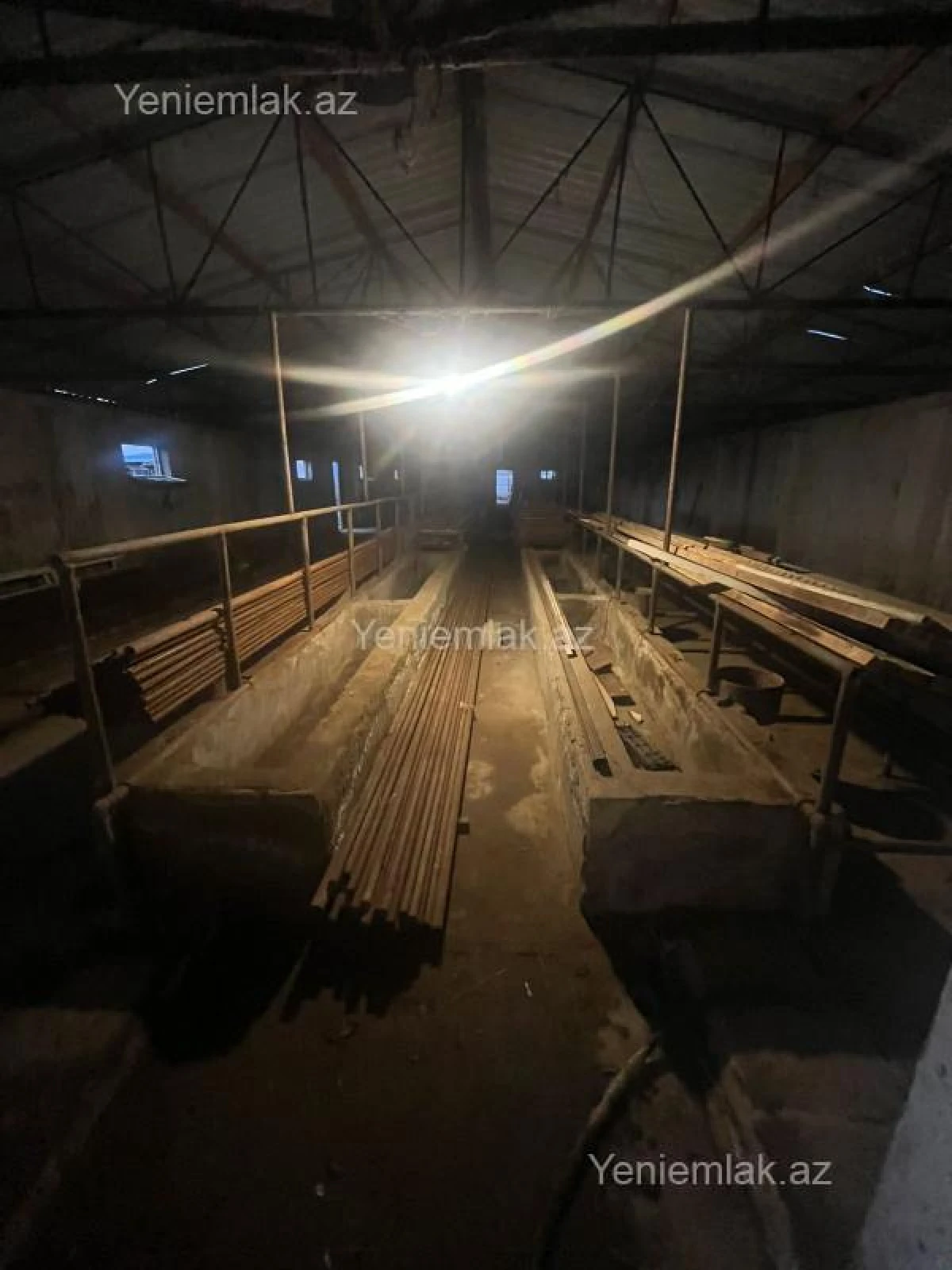 Satılır 6 otaqlı obyekt 8000 m²