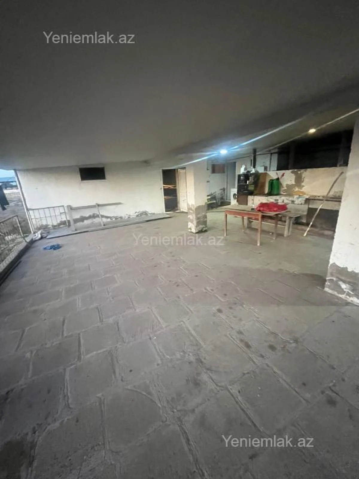 Satılır 6 otaqlı obyekt 8000 m²