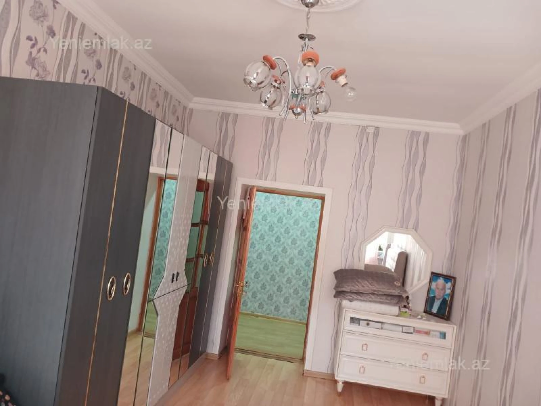 Satılır 2 otaqlı köhnə tikili 55 m²