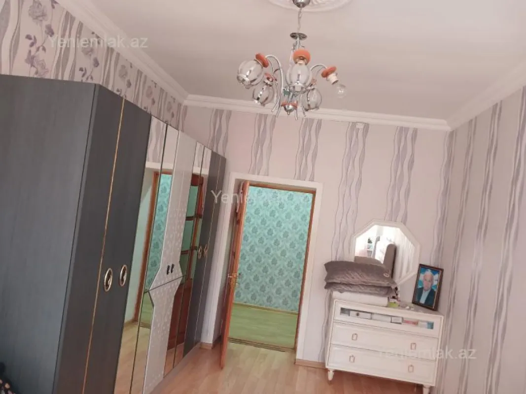 Satılır 2 otaqlı köhnə tikili 55 m²