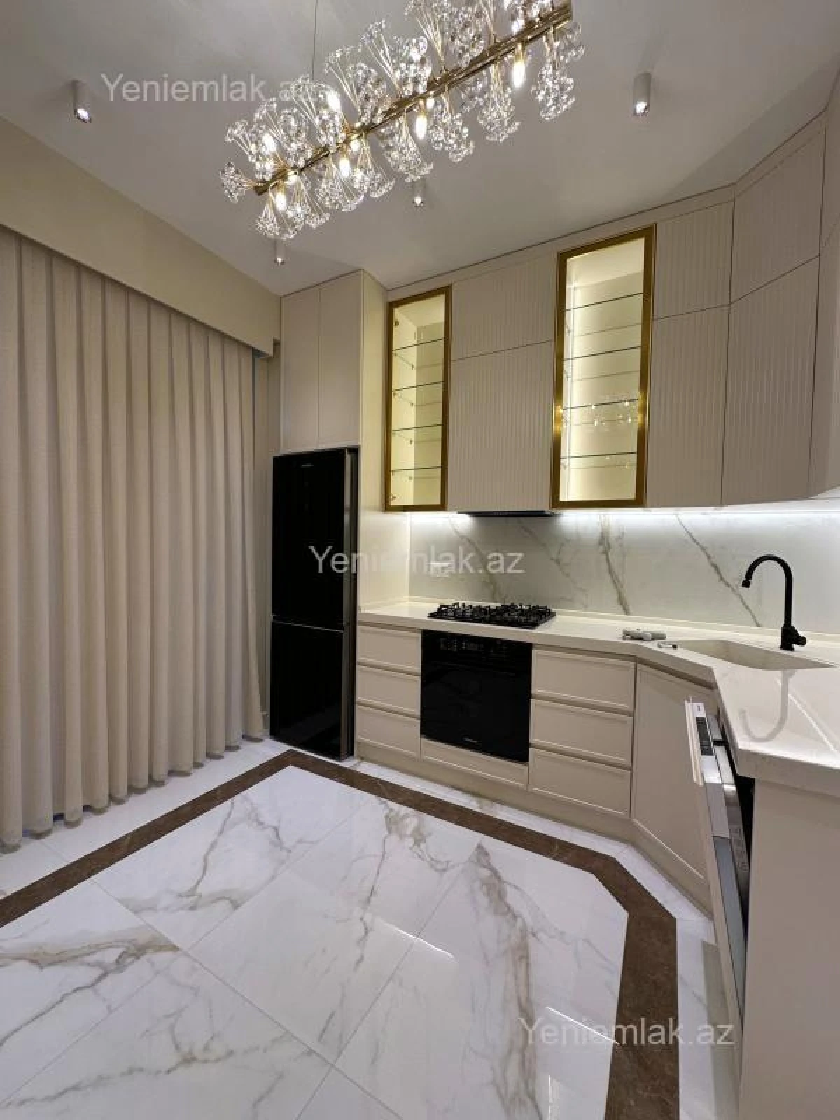 Satılır 3 otaqlı yeni tikili 85 m²