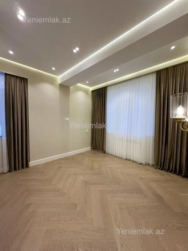Satılır 3 otaqlı yeni tikili 85 m²