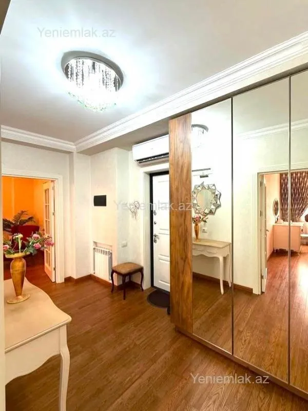 Satılır 2 otaqlı yeni tikili 74 m²