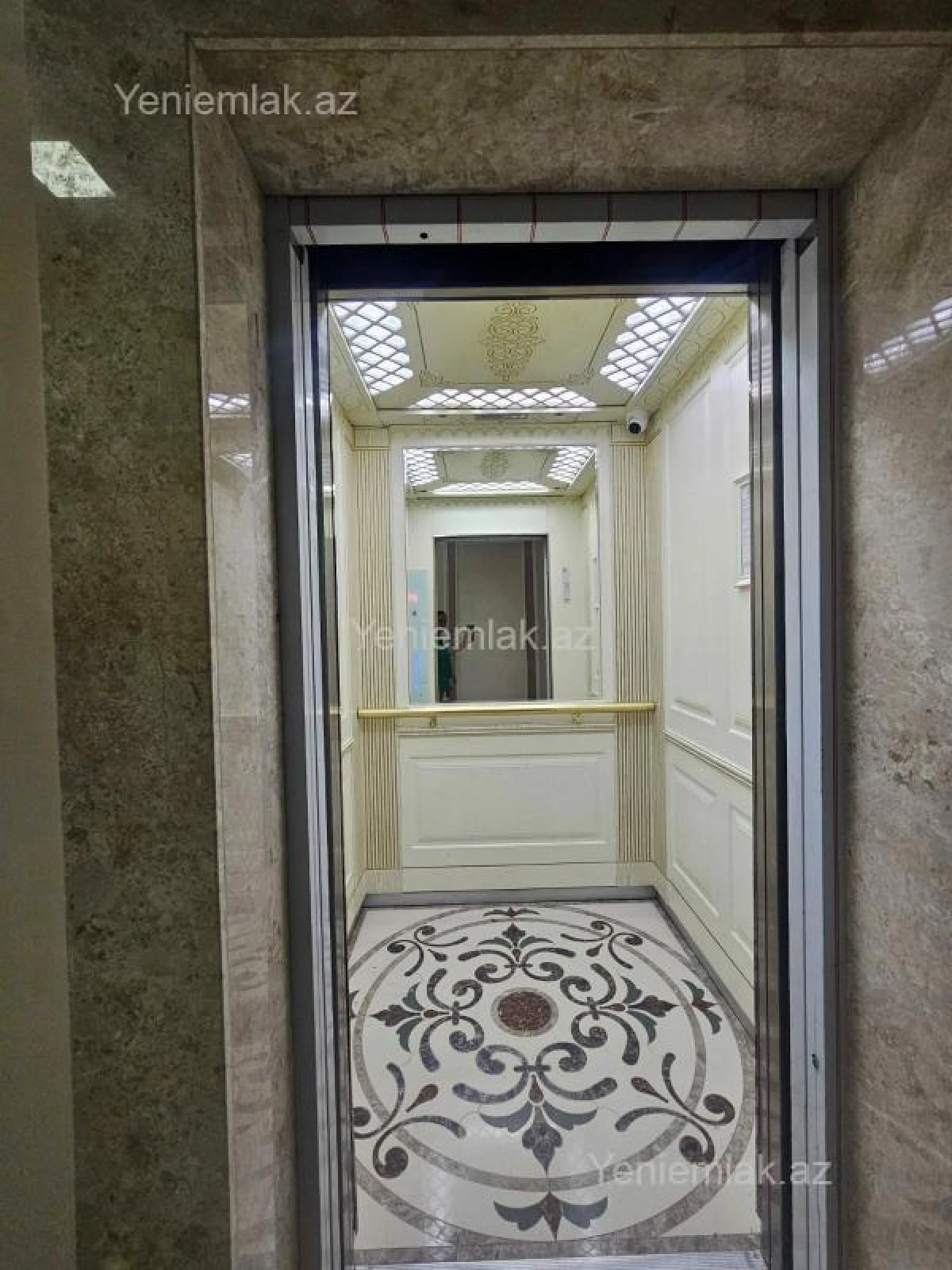 Satılır 2 otaqlı yeni tikili 74 m²